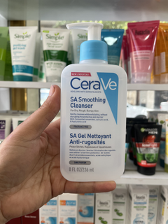 ژل شستشو و لایهبردار ملایم سراوی (CeraVe) مدل SA Smoothing - مخصوص پوستهای خشک، زبر و مستعد ناهمواری (حجم ۲۳۶ میلیلیتر)