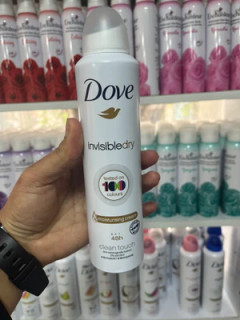 اسپری ضدتعریق زنانه داو مدل Invisible Dry (ضد لک روی ۱۰۰ رنگ) - رایحه Clean Touch - بدون الکل (حجم ۲۵۰ میل)